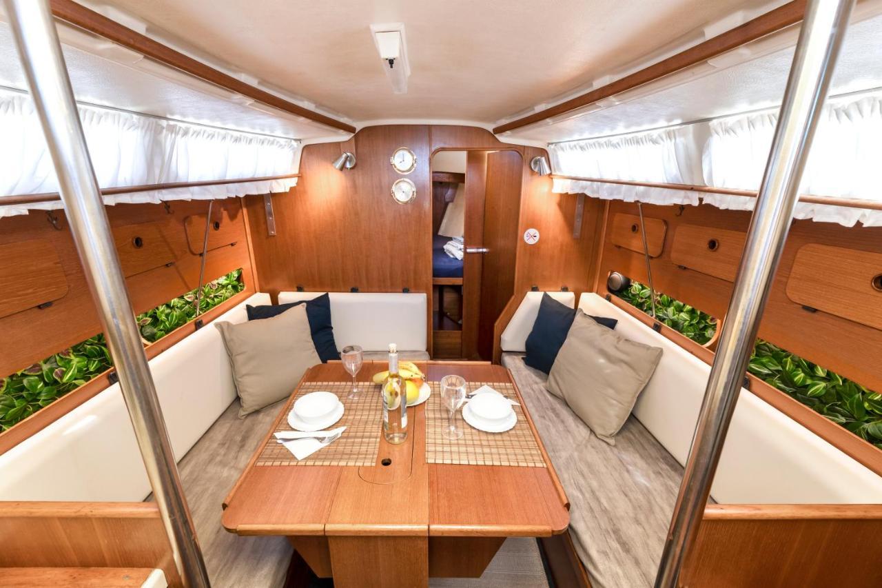 Seaside Chill-Out Stay On A Sail Yacht Пуэрто-Калеро Экстерьер фото